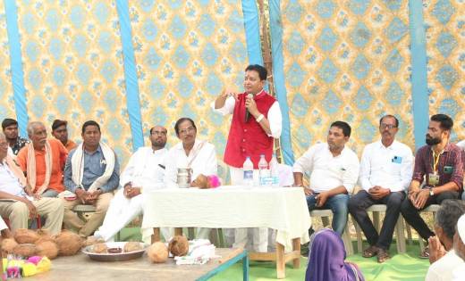 बसना: सतनामी समाज एवं संतों ने साल-श्रीफल से सम्पत का किया स... - CG Sandesh