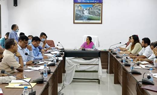 जन शिकायतों-समस्याओं के त्वरित निराकरण के निर्देश, कोरोना टीकाकरण के कार्यों में लाए तेजी - कलेक्टर