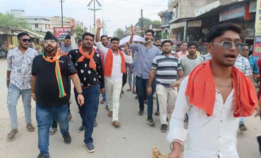बसना : भाजयुमो ने कांग्रेस सरकार का शवयात्रा निकाल दहन किया - CG Sandesh