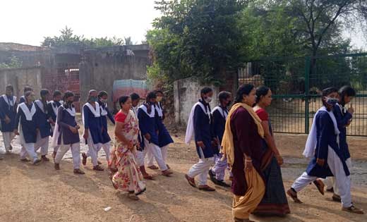 सरायपाली : स्वच्छता अभियान किसड़ी हाई स्कूल में चलाया गया - CG Sandesh