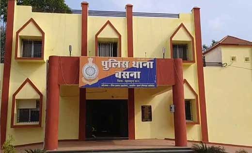 बसना : D.C.B. बैंक खरोरा पर जालसाजी और धोखाधड़ी  करने का आरोप... - CG Sandesh