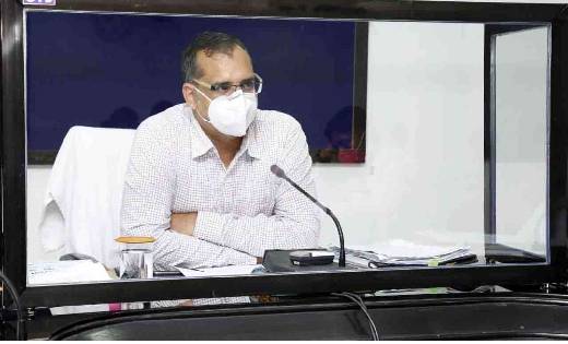 रायगढ़ : वृद्ध महिला को मिलेगा उनका मकान, कलेक्ट भीम सिंह ने... - CG Sandesh