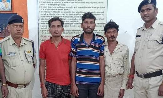 हंसी-मजाक में लड़की पर किया कमेंट्स तो लात घुसों से मारपीट कर... - CG Sandesh