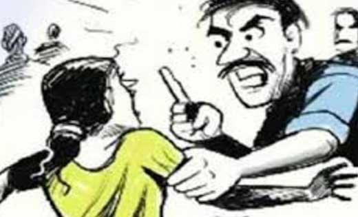 बसना : पुरानी घरेलू बातो को लेकर शराब के नशे में गाली गलौज व... - CG Sandesh