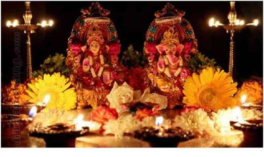 घर पर कैसे करें लक्ष्मी पूजन, यहां जानें पूजन विधि - CG Sandesh