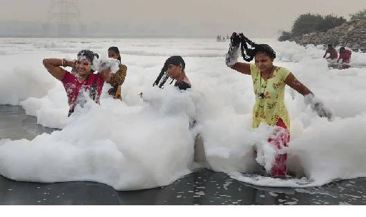 यमुना में झाग वाली तस्वीरें तो आप देख ही रहे हैं… जानिए- आखि... - CG Sandesh