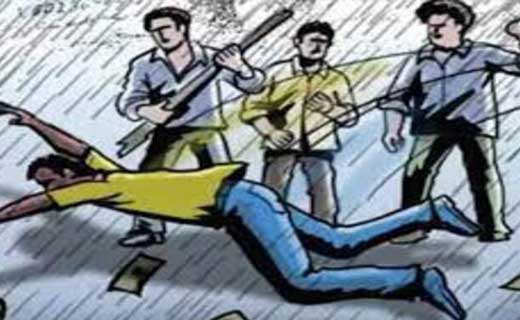 खल्लारी : खेत में गाय घुस गया हैं कहकर डंडे से पिटाई कर जान से मारने की धमकी.