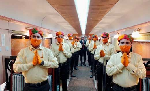 रामायण एक्सप्रेस में ट्रेन स्टाफ के ड्रेस कोड पर मचा बवाल, र... - CG Sandesh