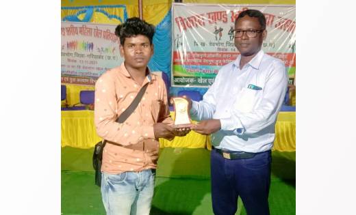 ब्लॉक स्तरीय युवा उत्सव में महाविद्यालय के कमलेश मांझी तात्क... - CG Sandesh