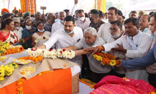 शहीद कर्नल विप्लव त्रिपाठी का राजकीय सम्मान के साथ किया गया ... - CG Sandesh