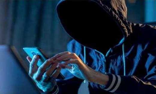 सरायपाली : ग्राहक बनकर मोबाइल दुकान में घुसे और कर लिये 51 हजार की चोरी.