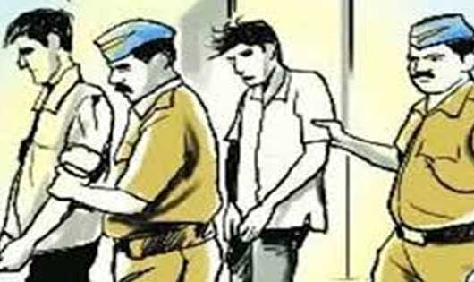 खल्लारी : काटपत्ती नामक जुआ खेलते 28 आरोपीयान चढ़े पुलिस के ह... - CG Sandesh