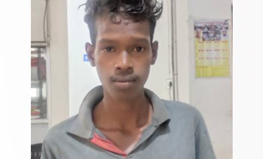 रात्रि गस्त दौरान पकड़ा गया संदिग्ध युवक निकला मोबाइल चोर... आरोपी से चोरी की 05 मोबाइल जप्त, मोबाइल शॉप से हुई थी मोबाइलों की चोरी....