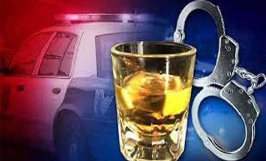 तेन्दूकोना : घोंच से 09 लीटर महुआ शराब जप्त.