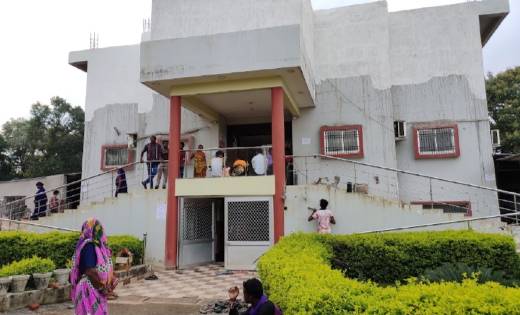 सारंगढ़ के श्री राधा कृष्ण अस्पताल में ग़रीब जनता के लिए लगाय... - CG Sandesh