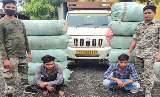 सिघोंडा : पुलिस को चकमा देने के लिये कद्दू के नीचे छिपाकर ले... - CG Sandesh