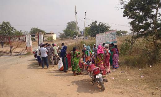 सरायपाली: गाँव की महिलाओं के साथ पंचों ने की गाली-गलौज और अभ... - CG Sandesh