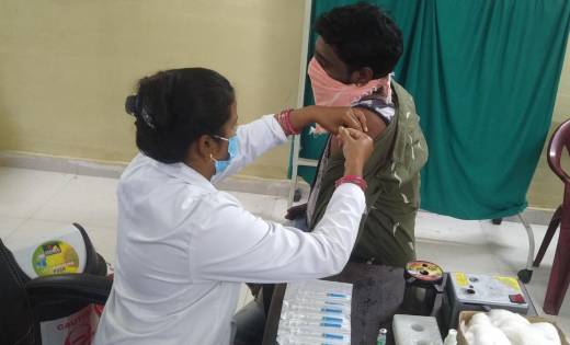 हर घर दस्तक अभियान चला कर शत-प्रतिशत कोविड टीकाकरण का लक्ष्य... - CG Sandesh