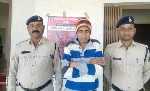 प्रतिबंधित कफ सिरप बेंचने वाला व्यक्ति पुलिस के गिरफ्त में...