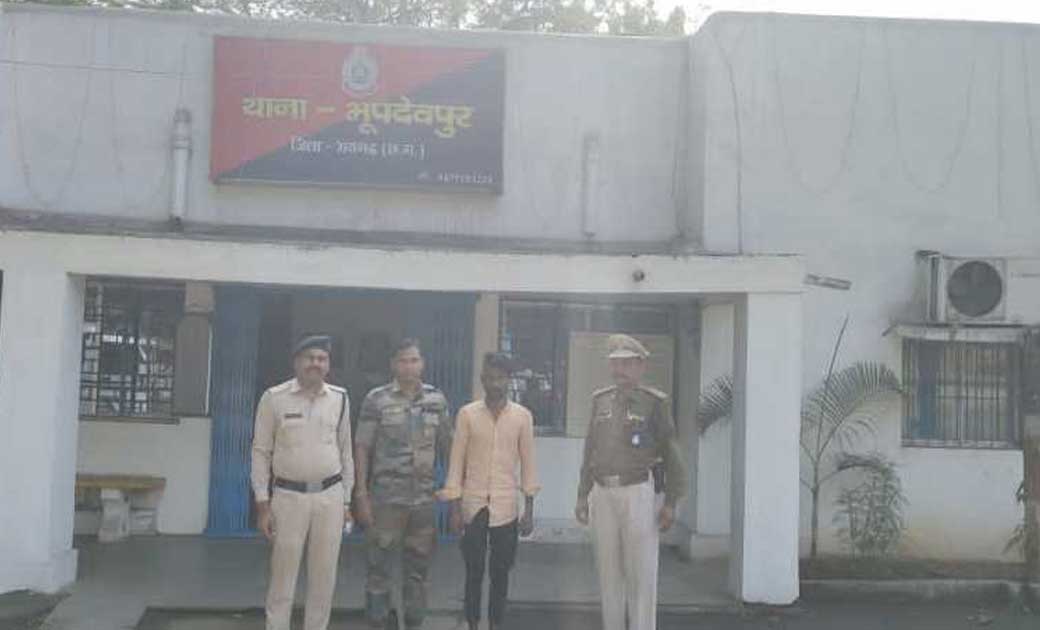 रायगढ़: ढाबा के आगे मेन रोड पर ग्रामीण से मोबाइल व नगदी लूट क... - CG Sandesh