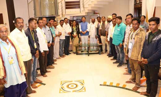 'नीलांचल' के सेवा कार्य से प्रभावित होकर जुड़े 85 सरपंच, कहा ... - CG Sandesh