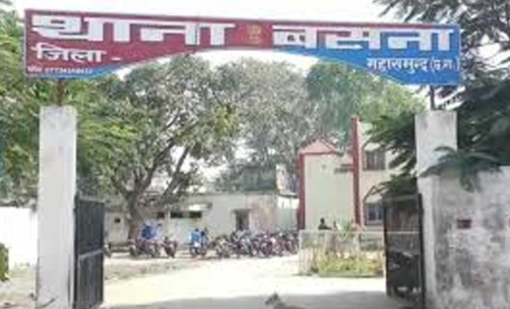  बसना : ग्राम डुमरपाली से 03 लीटर महुआ शराब जप्त.
