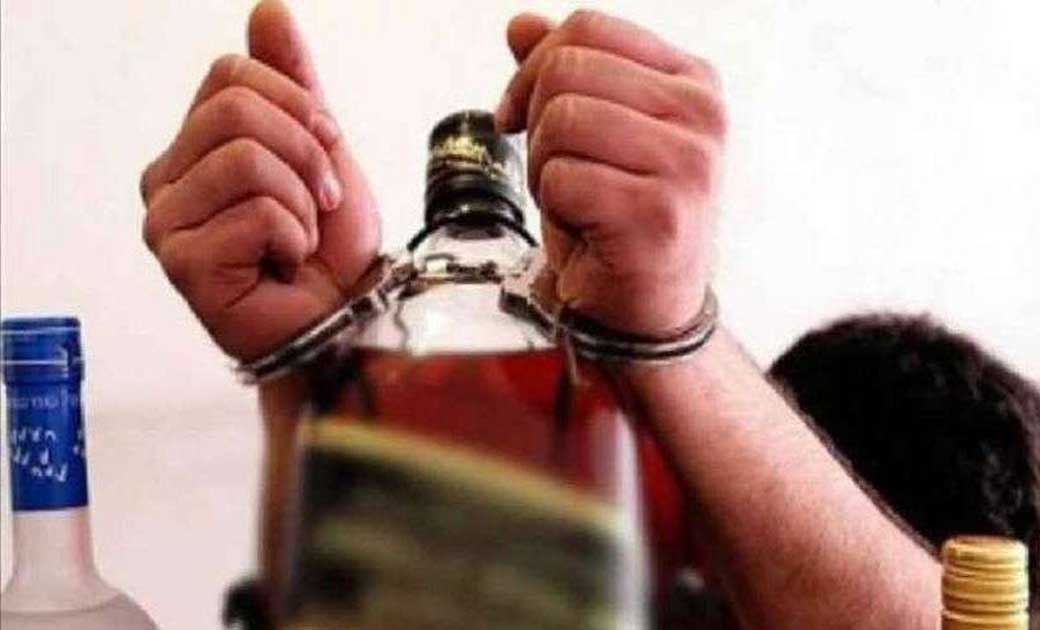 सांकरा : टेमरी चौक से 04 लीटर महुआ शराब जप्त. - CG Sandesh