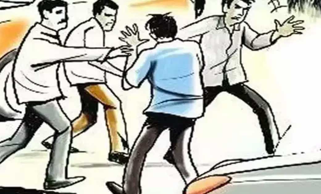 बसना : शराब पीने व गाली देने से मना करने पर की मारपीट. - CG Sandesh