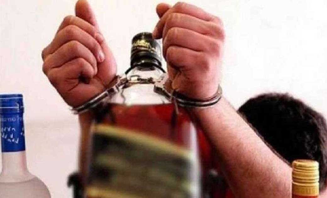 महासमुंद : बकमा से 18 पौवा देशी प्लेन शराब जप्त.