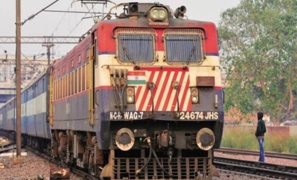 बसना :  बस स्टैण्ड और लेडी अस्पताल के पास अवैध शराब पर कार्यवाही.