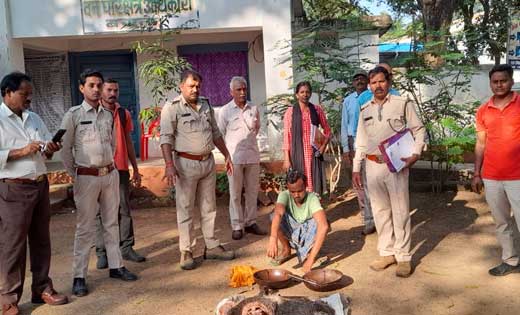 बसना : मांस का व्यापार करते हुए गांव की गलियों में घूम रहे थ... - CG Sandesh