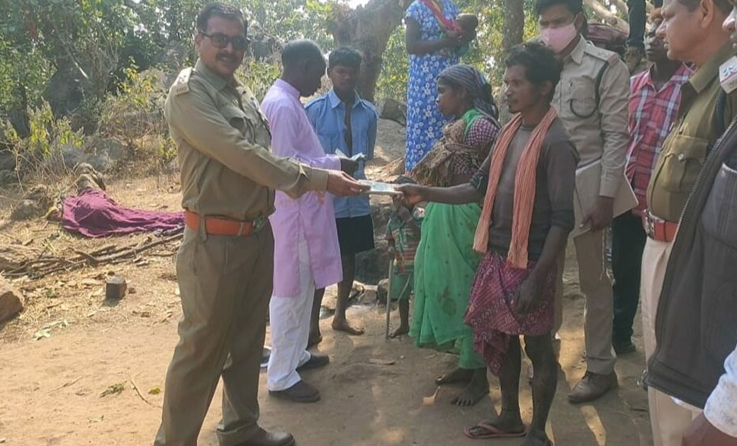 जंगल में झोपड़ी बनाने गए पहाड़ी कोरवाओं पर हाथी ने किया हमला, 2 की मौत..