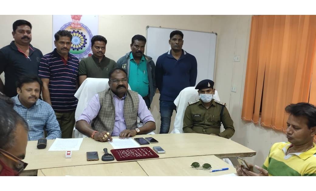 400 नग बेशकीमती हीरा की तस्करी करते एक आरोपी गिरफ्तार.