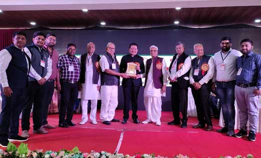 निःस्वार्थ सेवा भाव' एवं 'कोरोना कर्मवीर सम्मान' से नवाजे गए... - CG Sandesh