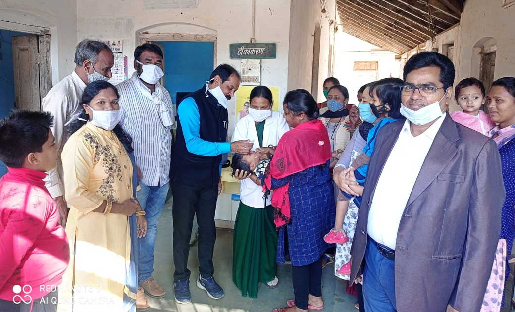 सिटी डिस्पेंसरी सरायपाली में नगर पालिका अध्यक्ष अमृत पटेल द्... - CG Sandesh