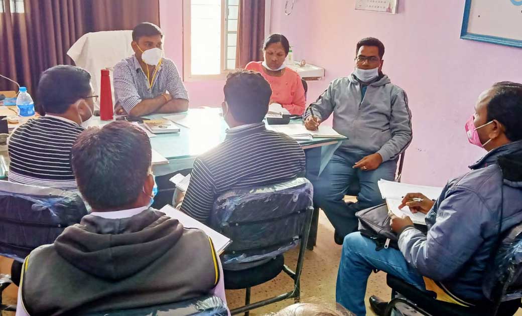 सामुदायिक स्वास्थ केंद्र सरायपाली में स्वास्थ्य पर्यवेक्षकों... - CG Sandesh