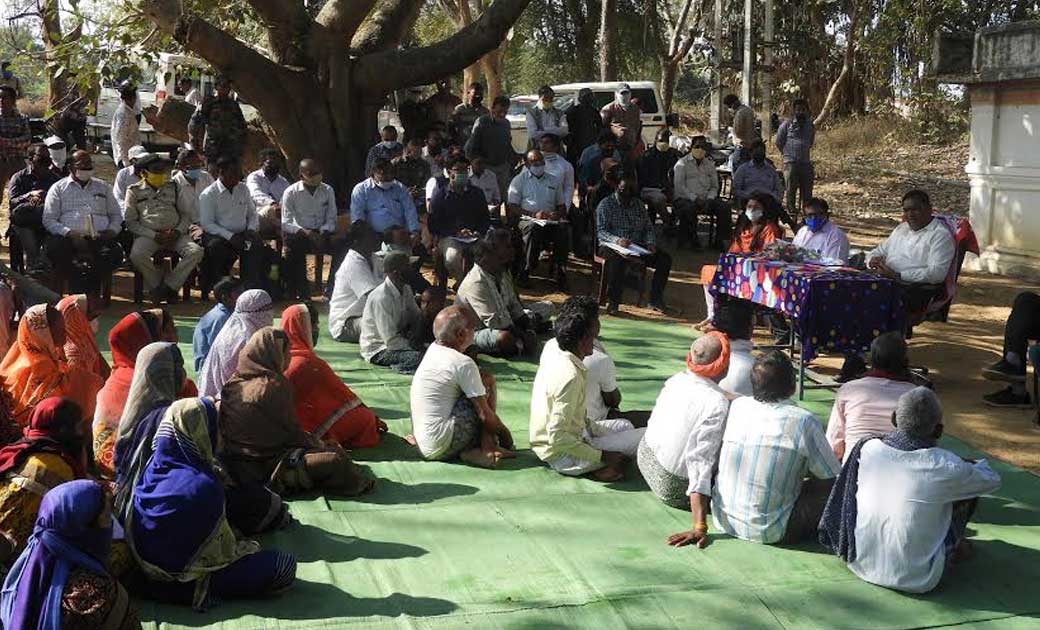 पिथौरा : कलेक्टर ने ग्राम सराईपाली पहुंचकर योजनाओं की जमीनी ... - CG Sandesh