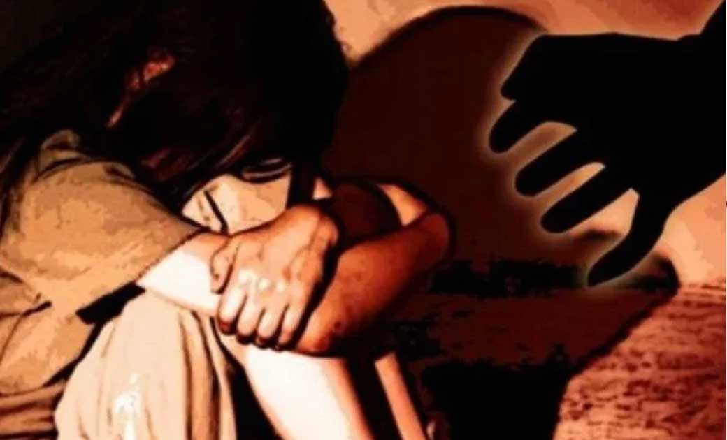 शादी का झांसा देकर युवती से  दुष्कर्म....अपने घर भी ले गया और घर में पत्नी की तरह रखा, मन भर गया तो गाली गलौच कर भगा दिया...
