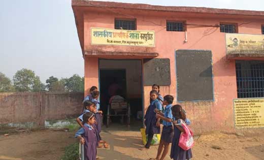 बसना : मध्यान्ह भोजन के बाद बच्चो के पेट दर्द होते ही 25 बच्... - CG Sandesh