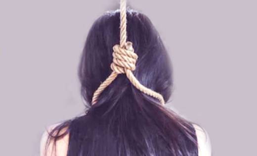 खल्लारी: अज्ञात कारण से महिला ने की खुदखुशी - CG Sandesh