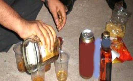 बागबाहरा : चखना सेन्टर में लोगो को शराब पिलाने की सुविधा उपलब्ध कराने वालो पर कार्यवाही.