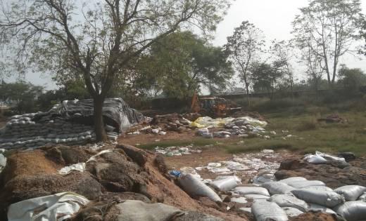 पिरदा में धान खरीदी केंद्र का तीसरा दिन 2021- 22 का बैनर तक ... - CG Sandesh