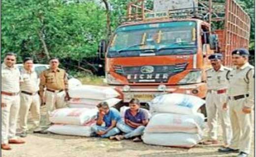 बागबाहरा : सीमेंट के बोरियो में मिला 305 किलो का गांजा, दो गिरफ्तार.