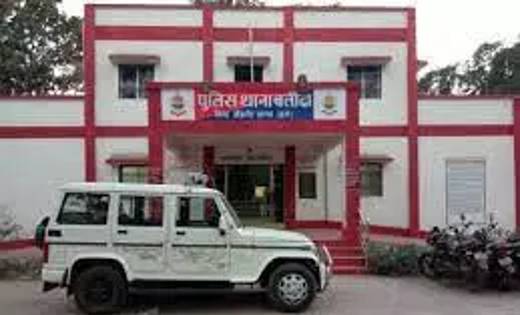 कट्टे की नोक पर नकाबपोश बदमाशों ने पांच लाख की डकैती.... तला... - CG Sandesh