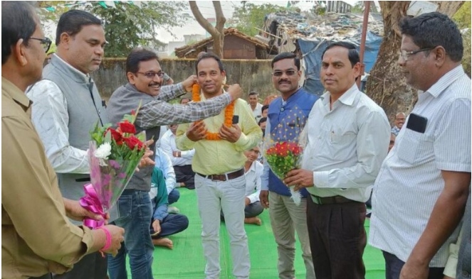 सरायपाली: नए बीईओ के पदभार ग्रहण करने के बाद शिक्षकों का आंद... - CG Sandesh