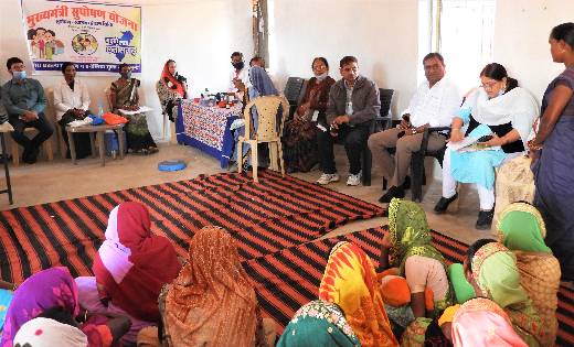 पिथौरा: कलेक्टर ने किशोरी बालिकाओं एवं महिलाओं से चर्चा कर उ... - CG Sandesh
