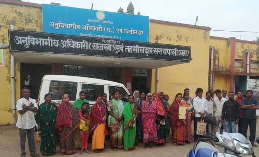 सरायपाली : ओडीएफ  घोषित पंचायत में खुले में शौच कर रहे ग्राम... - CG Sandesh