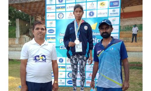 स्वयंसेवी संस्था फॉर्च्यून नेत्रहीन विद्यालय बागबाहरा की पैर... - CG Sandesh