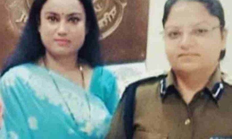 जिले की प्रथम महिला कप्तान पारुल माथुर से AICC मानवाधिकार की... - CG Sandesh