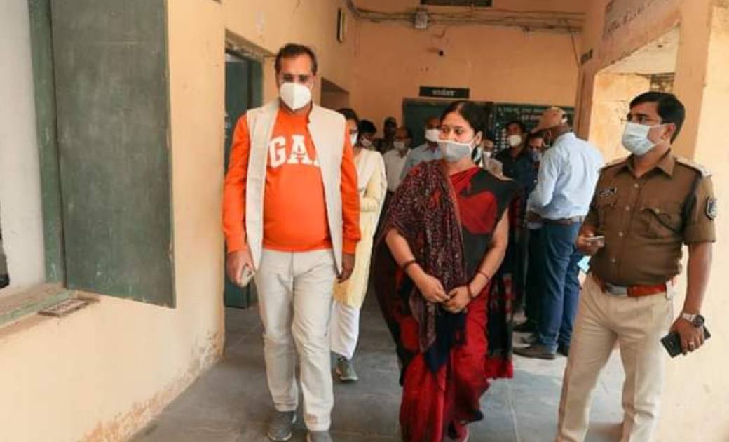 कलेक्टर भीम सिंह ने सारंगढ़ में तैयार किये जा रहे अंग्रेजी माध्यम स्कूल का किया निरीक्षण..ऑनलाइन क्लास में बच्चों की उपस्थिति बढाने पर ज़ोर लगाएं शिक्षक...
